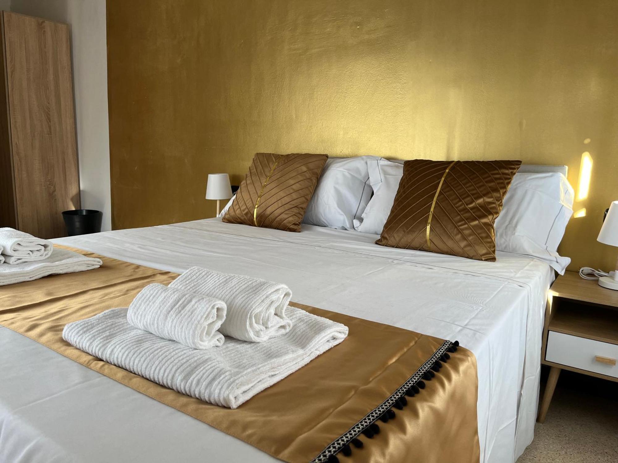 Genova Gold Rooms Bagian luar foto