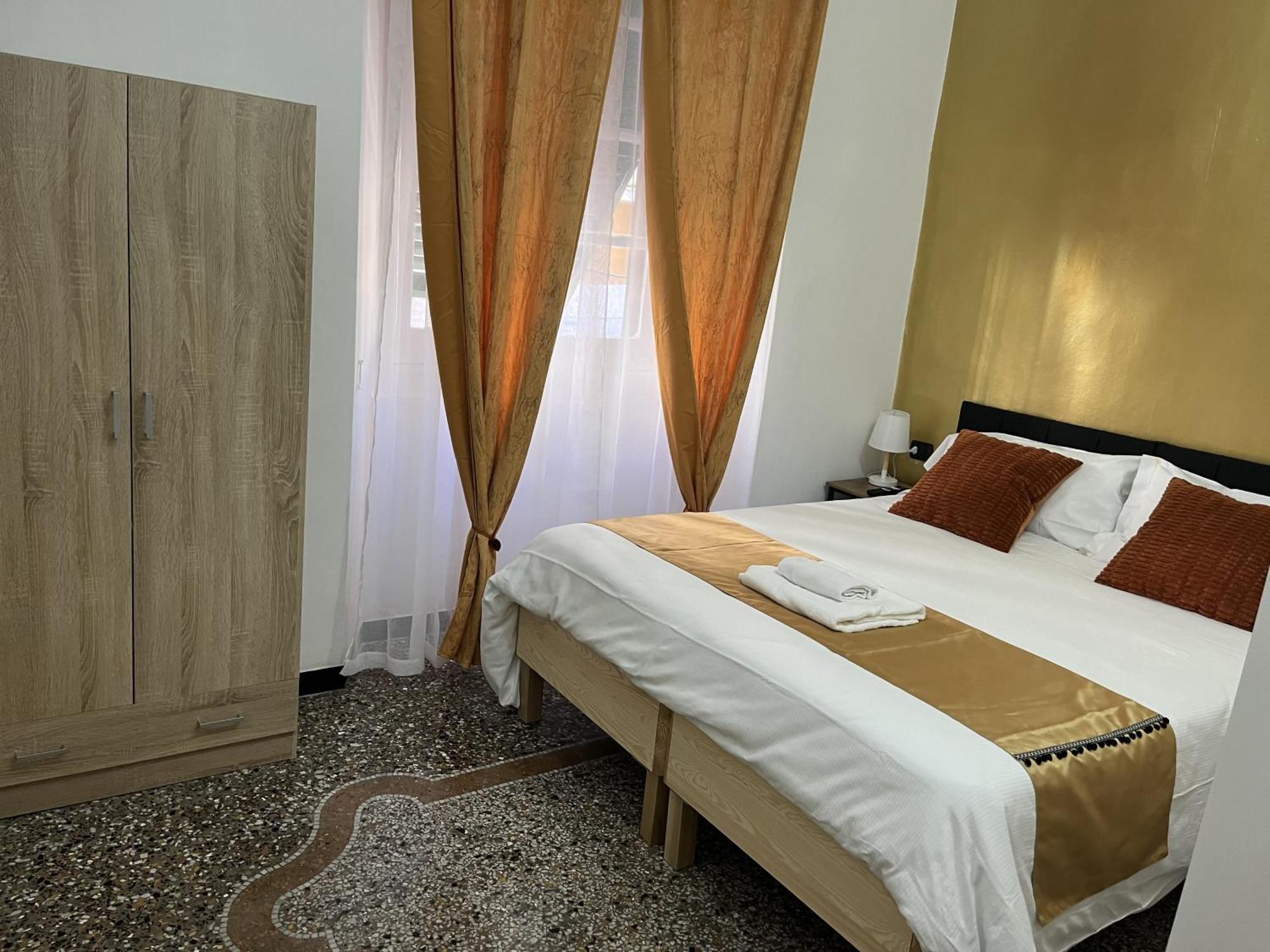 Genova Gold Rooms Bagian luar foto