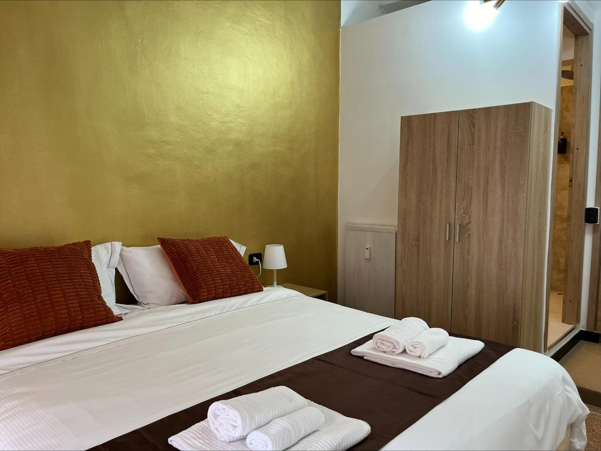 Genova Gold Rooms Bagian luar foto