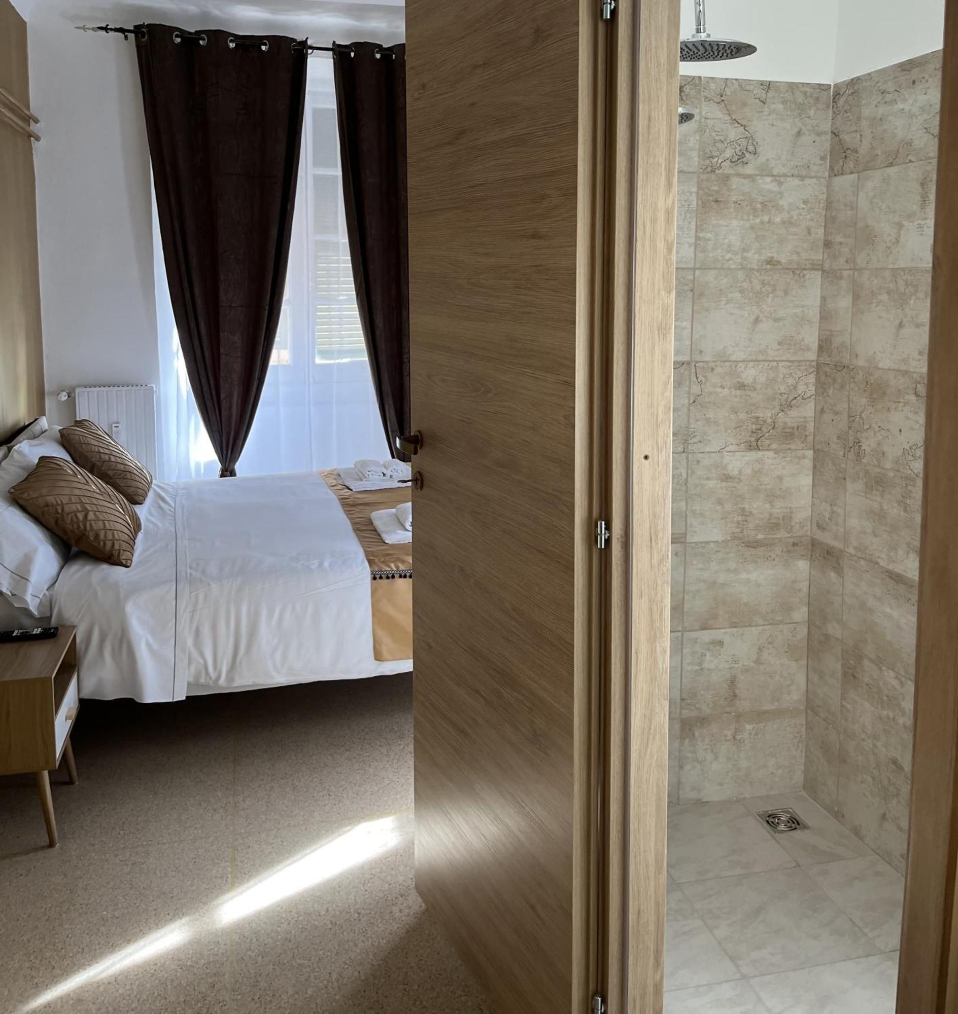 Genova Gold Rooms Bagian luar foto