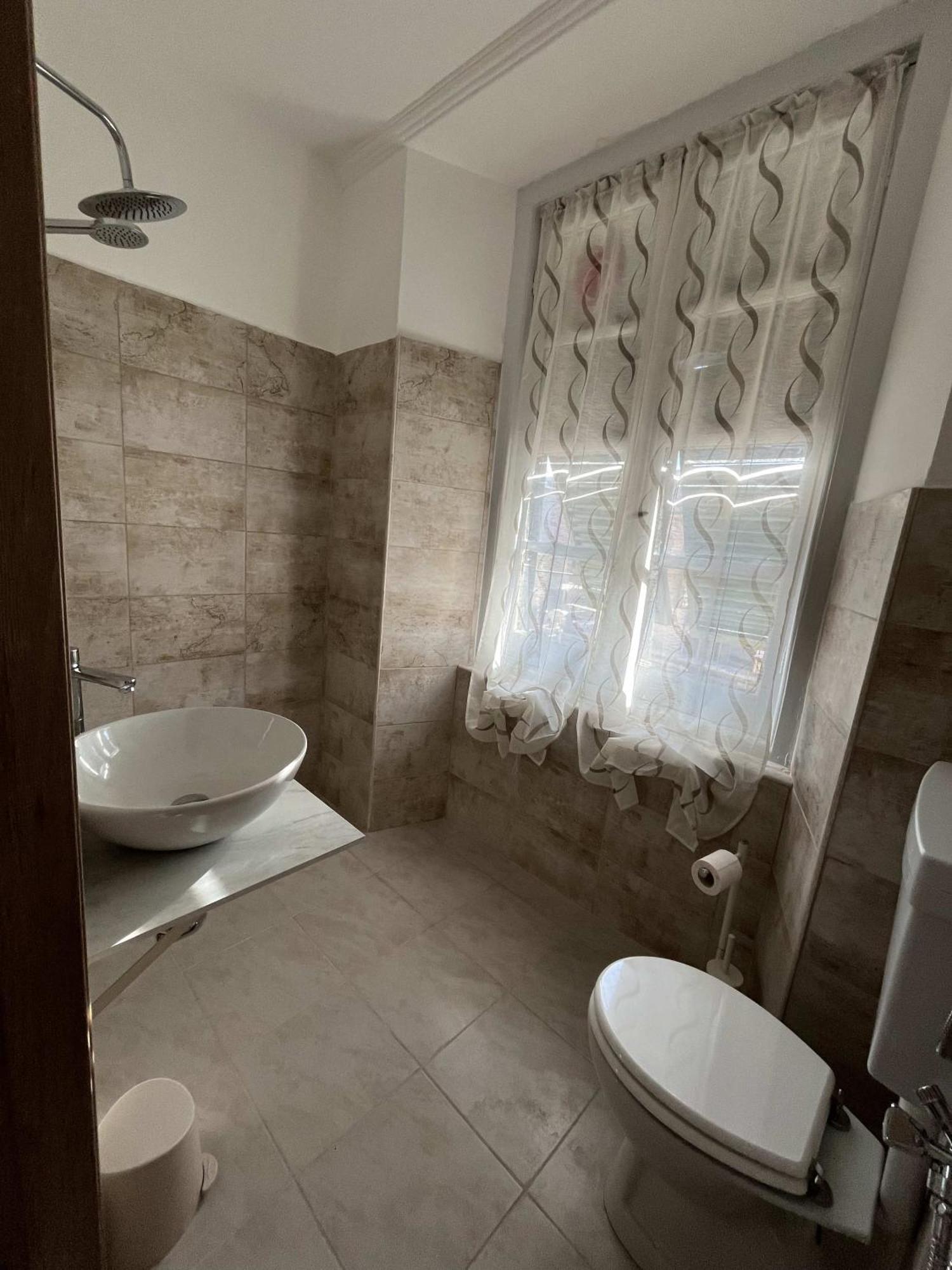 Genova Gold Rooms Bagian luar foto
