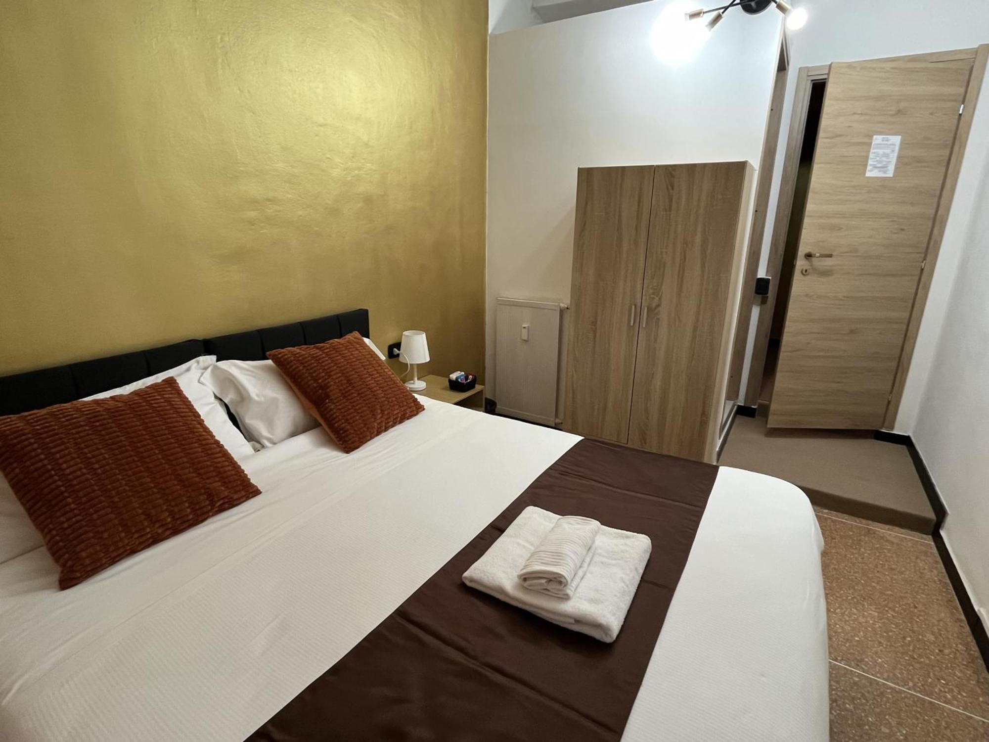 Genova Gold Rooms Bagian luar foto